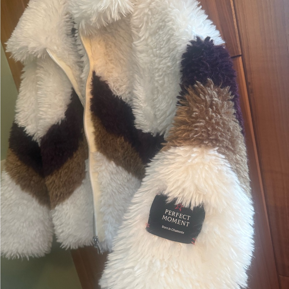 Perfect Moment Luna Shearling Reversible Jacket - Picture 5 of 10